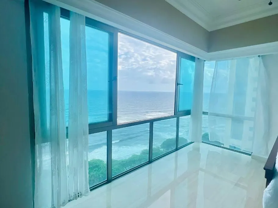 Beach Front Penthouse In Exclusive Tower 聖多明哥