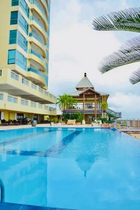 Beach Front Penthouse In Exclusive Tower 聖多明哥 公寓